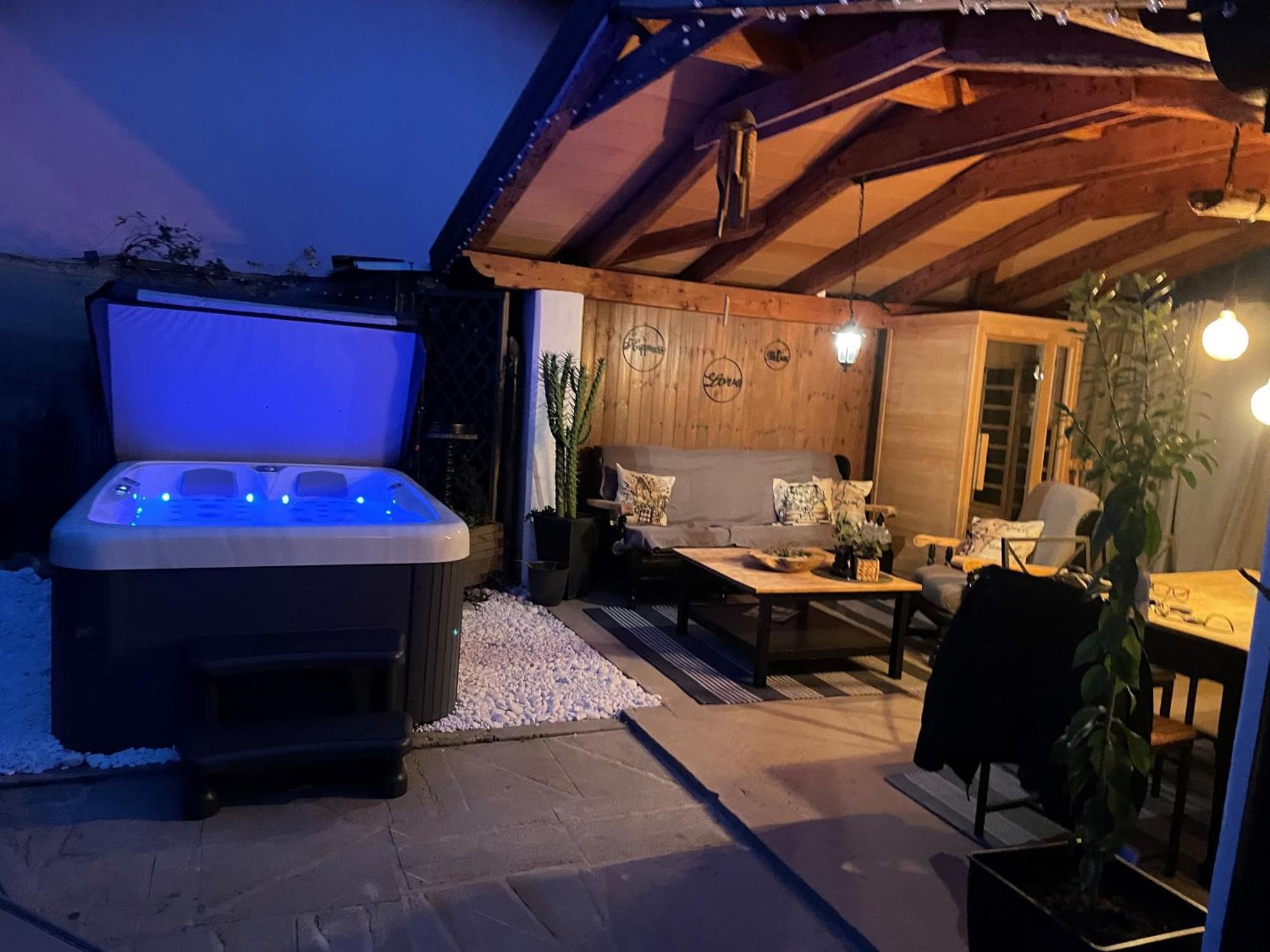 Villa Noa Jacuzzi & Sauna Izola Luaran gambar